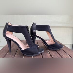 Pelle Moda Black T-Strap Heels